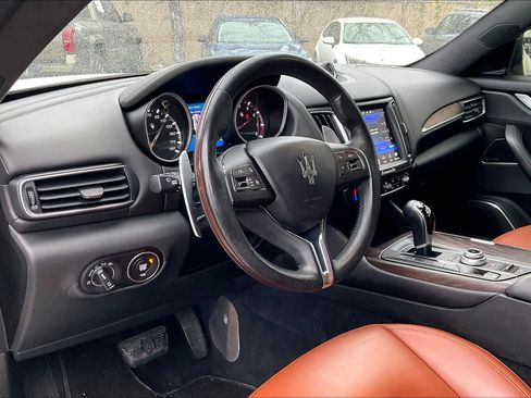 Used 2017 Maserati Levante S image 17
