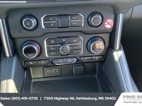 Used 2023 Chevrolet Suburban LT image 23