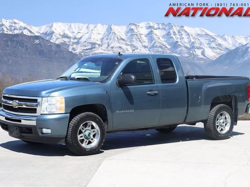 Used 2009 Chevrolet Silverado 1500 LT w/ Power Pack Plus AWD/4WD image 1