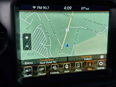 Used 2023 Jeep Wrangler Unlimited Sahara w/ Cold Weather Group AWD/4WD image 6