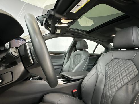 Certified 2023 BMW 530e w/ Premium Package image 14