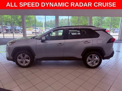 Used 2020 Toyota RAV4 Limited AWD/4WD image 4