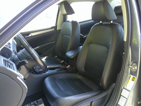 Used 2015 Volkswagen Passat 1.8T Limited Edition image 33