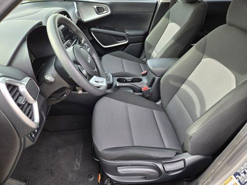 Certified 2024 Kia Soul LX w/ Option Group 015 FWD image 11