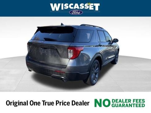 Certified 2022 Ford Explorer XLT w/ Equipment Group 202A image 28