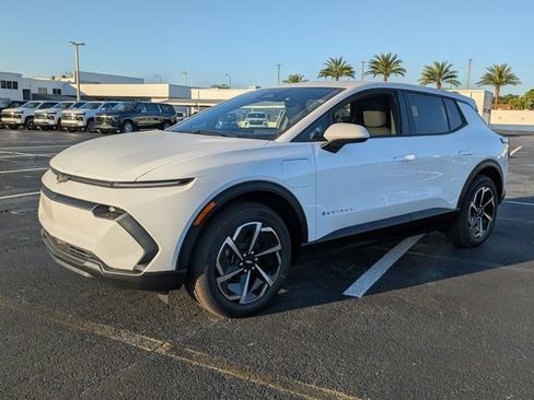 New 2026 Chevrolet Equinox EV LT image 3