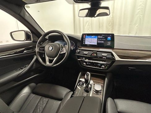 Used 2023 BMW 530i xDrive w/ Premium Package AWD/4WD image 10