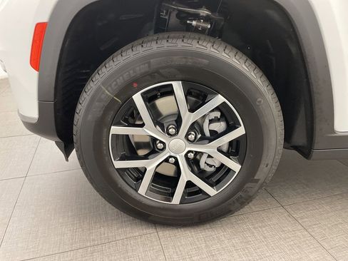 New 2025 Jeep Grand Cherokee L Limited image 8