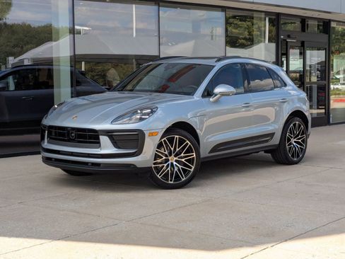 Certified 2026 Porsche Macan AWD/4WD image 1