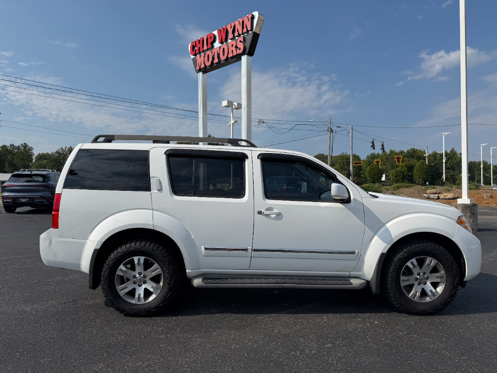 Used 2011 Nissan Pathfinder Silver w/ Protection Pkg AWD/4WD image 8