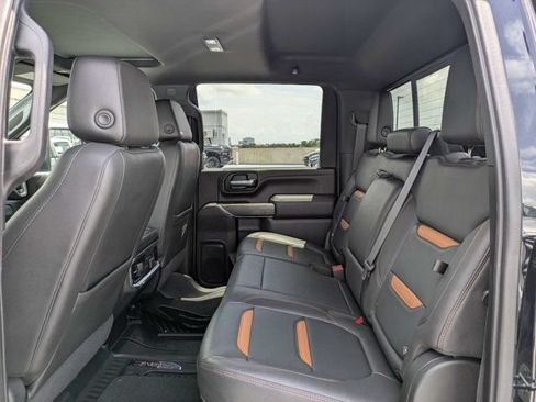 Used 2022 GMC Sierra 2500 AT4 w/ AT4 Premium Plus Package AWD/4WD image 13