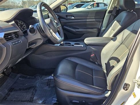 Used 2022 Nissan Altima 2.5 SR w/ Midnight Edition Package image 11