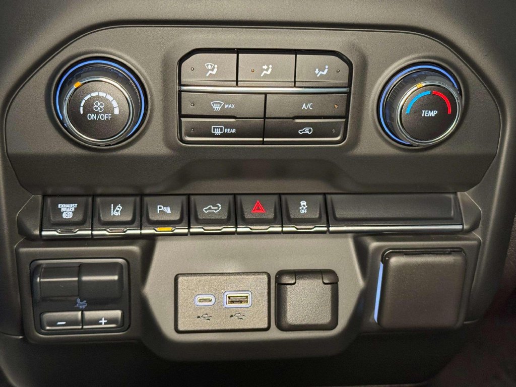 Used 2024 Chevrolet Silverado 2500 Custom AWD/4WD image 8