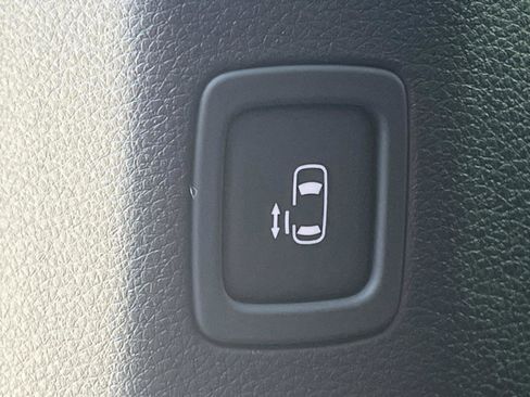 New 2026 Kia Carnival EX FWD image 22