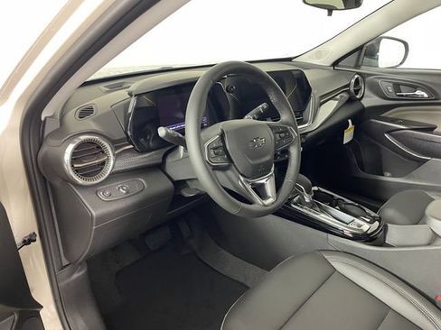 New 2026 Chevrolet Trax ACTIV w/ Sunroof Package FWD image 2