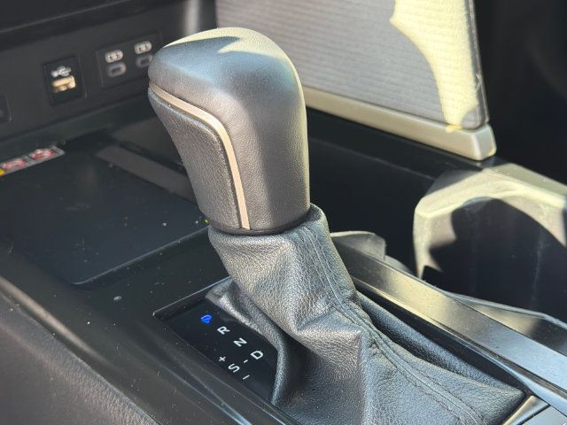 Used 2025 Toyota Camry SE w/ Convenience Package FWD image 27