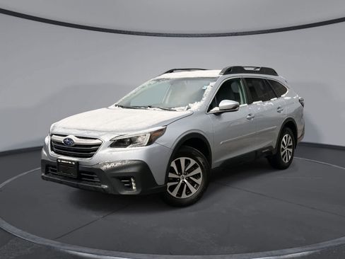 Used 2020 Subaru Outback Premium image 1