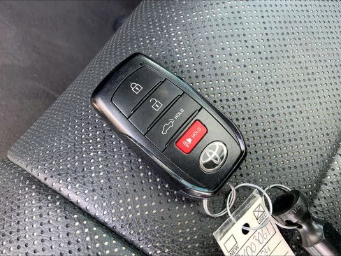 Used 2024 Toyota Tundra Limited image 14