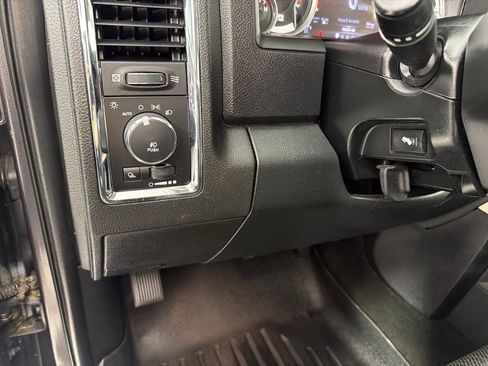 Used 2016 RAM 1500 Laramie w/ Convenience Group AWD/4WD image 12