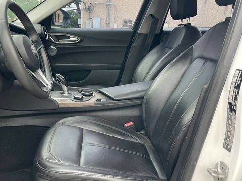 Used 2019 Alfa Romeo Giulia Ti AWD/4WD image 8