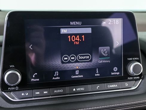 Used 2022 Nissan Rogue SV image 14