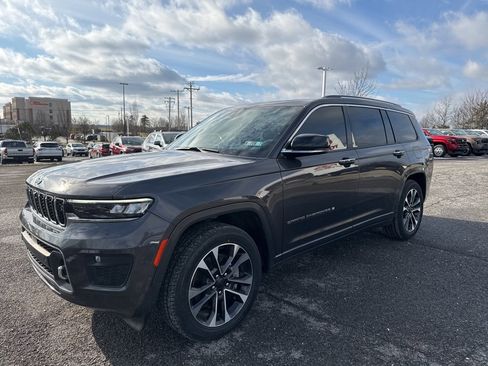 Used 2022 Jeep Grand Cherokee L Overland w/ Advanced Protech Group III image 2