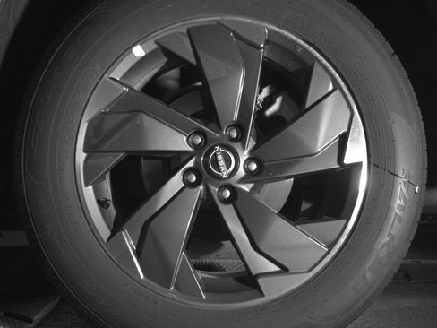 Used 2025 Nissan Rogue SV image 14