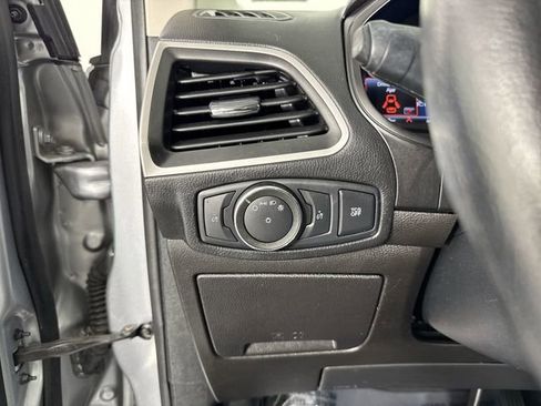 Used 2022 Ford Edge SE w/ Cargo Accessory Package image 13