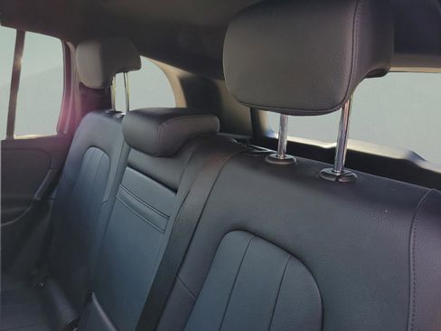 Certified 2022 Mercedes-Benz GLB 250 image 12