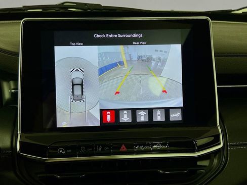 Used 2023 Jeep Compass High Altitude w/ Driver Assist Group I AWD/4WD image 14