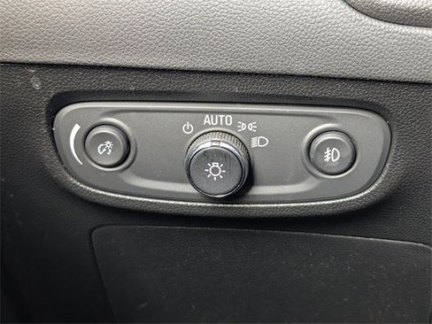 Used 2020 Buick Encore GX Essence w/ Experience Buick Package image 24