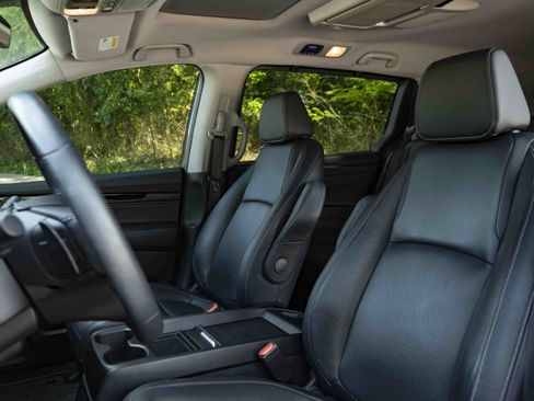Used 2023 Honda Odyssey Touring image 17