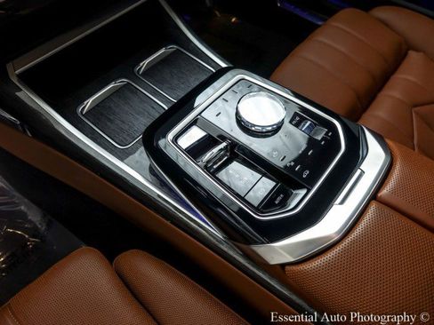 Used 2023 BMW i7 xDrive60 w/ Parking Assistance Package image 11