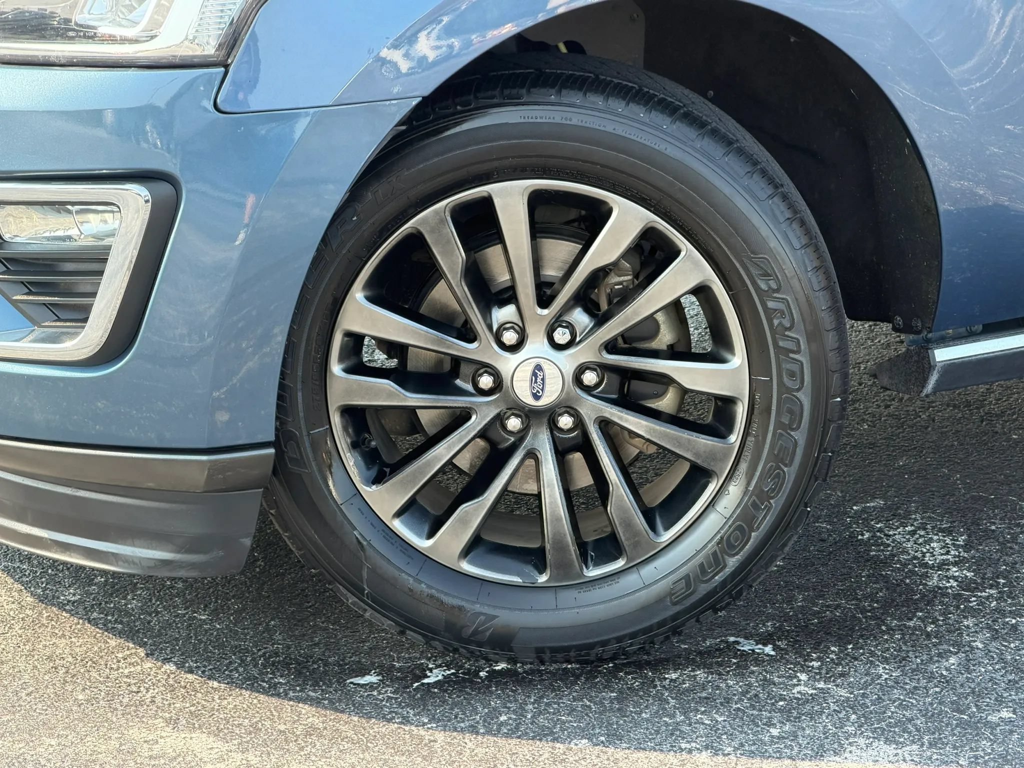 Used 2019 Ford Expedition Limited RWD image 3