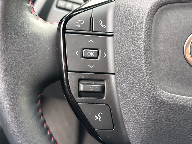 Used 2026 Toyota Prius Plug-In Hybrid FWD image 28