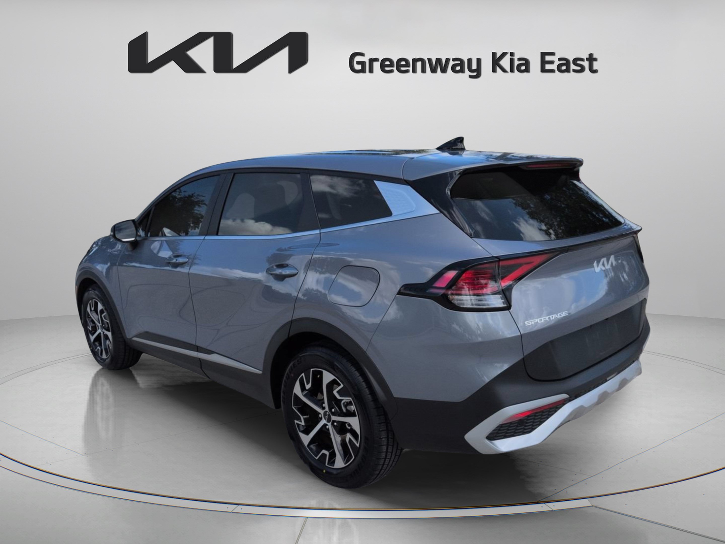 Used 2024 Kia Sportage EX FWD image 8