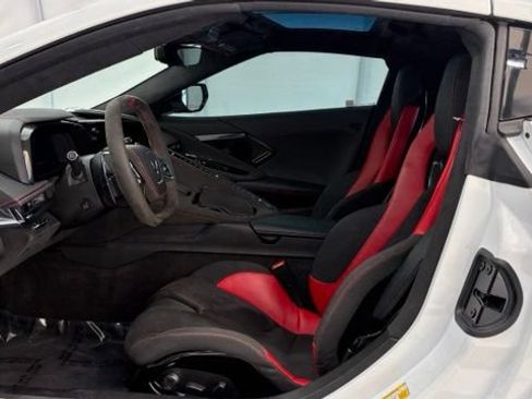 Used 2024 Chevrolet Corvette Stingray Premium Cpe w/ Z51 Performance Package RWD image 15