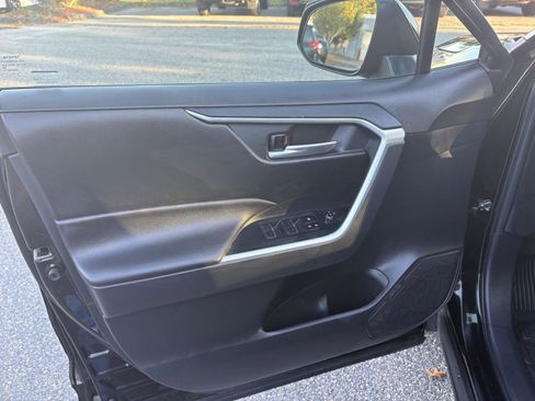 Used 2024 Toyota RAV4 XLE image 9