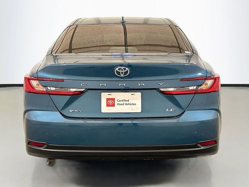 Used 2025 Toyota Camry LE image 5