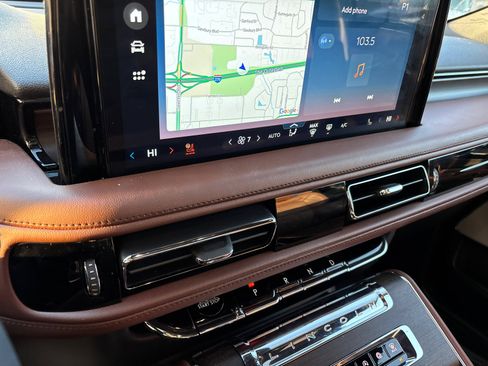 Certified 2025 Lincoln Aviator Reserve w/ Equipment Group 201A image 21