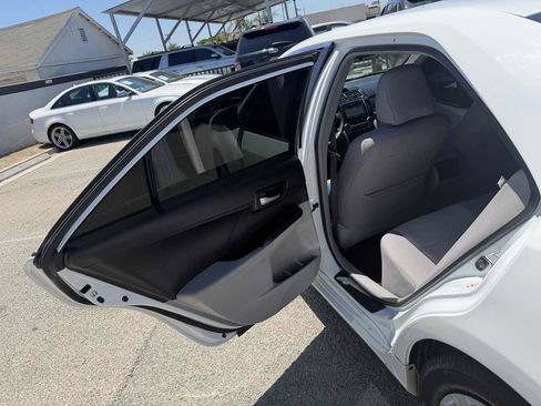 Used 2013 Toyota Camry LE FWD image 14