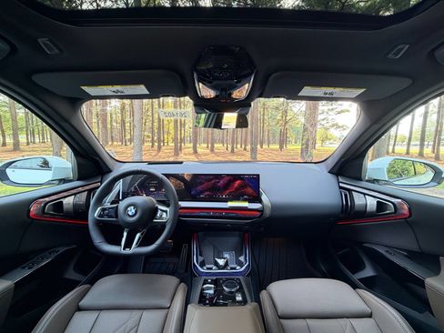 New 2026 BMW X3 xDrive30i w/ Premium Package AWD/4WD image 2