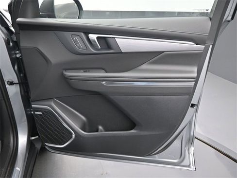 New 2026 Buick Enclave Preferred w/ LPO, Floor Liner Package image 22