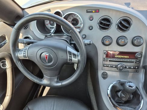 Used 2006 Pontiac Solstice Convertible w/ Premium Package RWD image 14