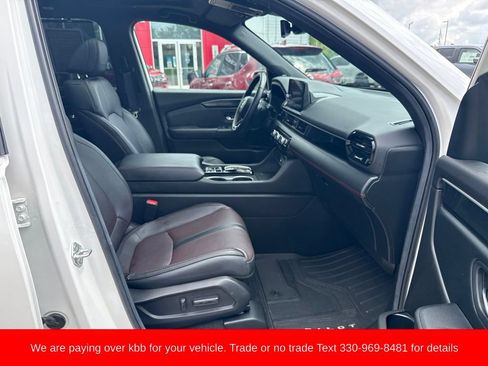 Used 2025 Honda Pilot Black Edition image 29
