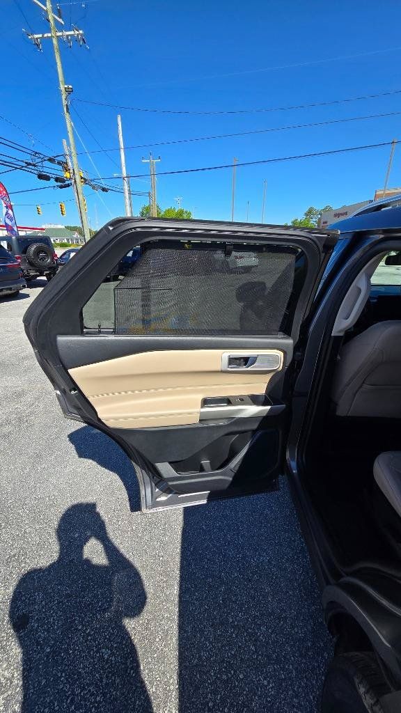 Used 2021 Ford Explorer Limited w/ Equipment Group 301A RWD image 15