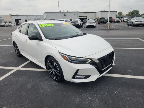 Used 2022 Nissan Sentra SR w/ SR Premium Package FWD image 9