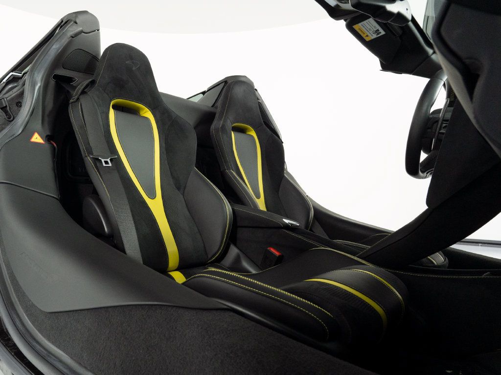 Used 2020 McLaren 720S Performance RWD image 34
