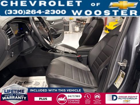 Used 2024 Volkswagen Jetta SE image 12