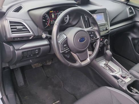 Used 2019 Subaru Forester Premium image 2